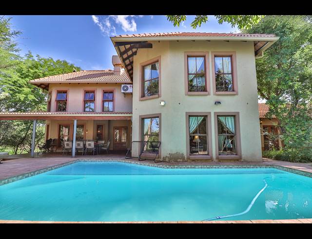 4 BEDROOM HOUSE SOLD IN LEEUWFONTEIN ESTATE